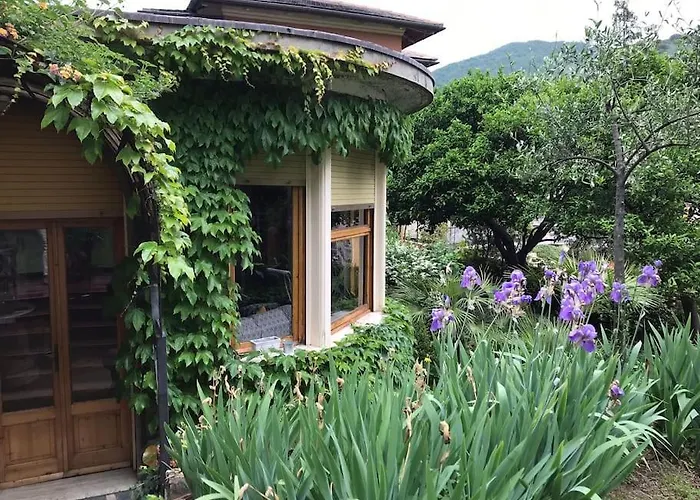 Semesterbostad Casa Della Pina *